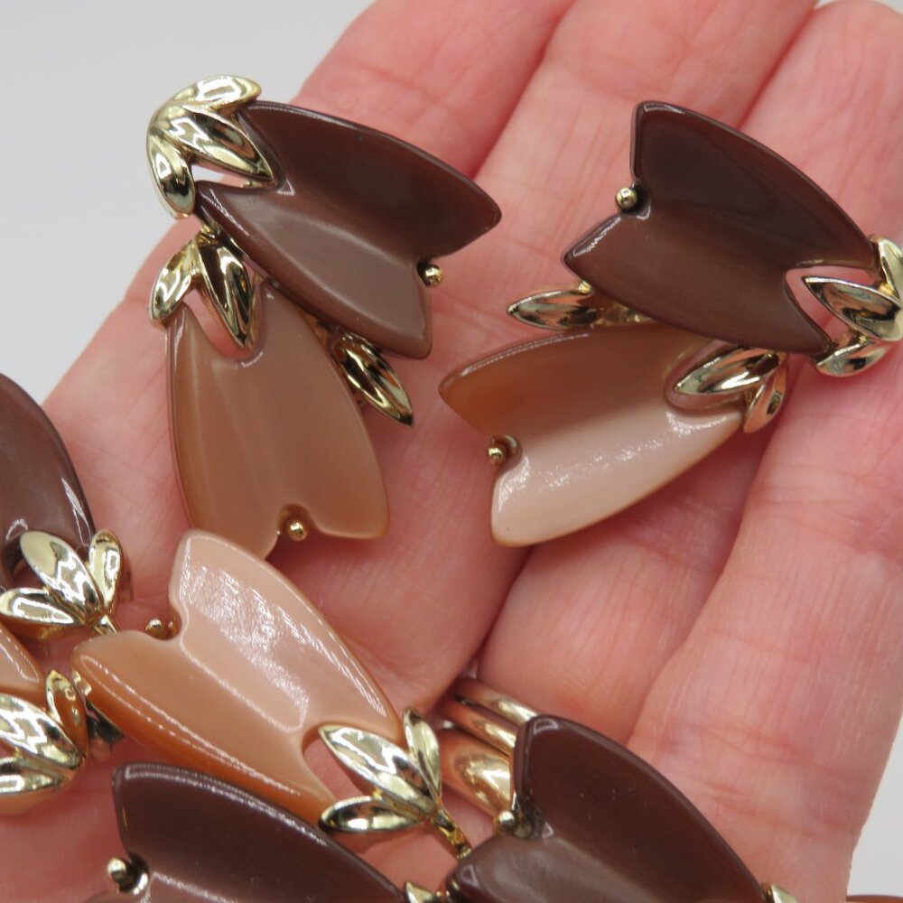 Vintage Lisner Thermoset Leaf Design Brown Gold Tone Bracelet and Earrings Set - Picture 11 of 11